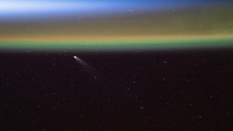 Dueling Comets Dance