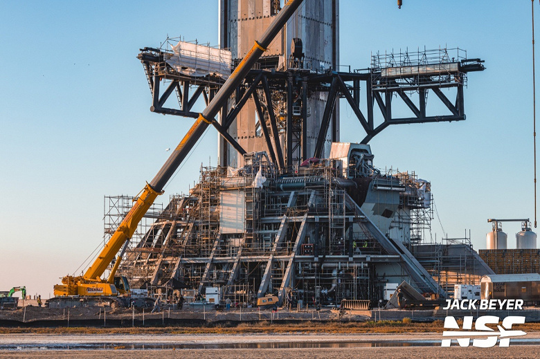 SpaceX Faces Mounting