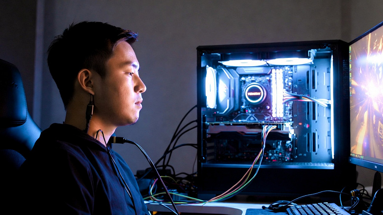 Streamer Develops DIY